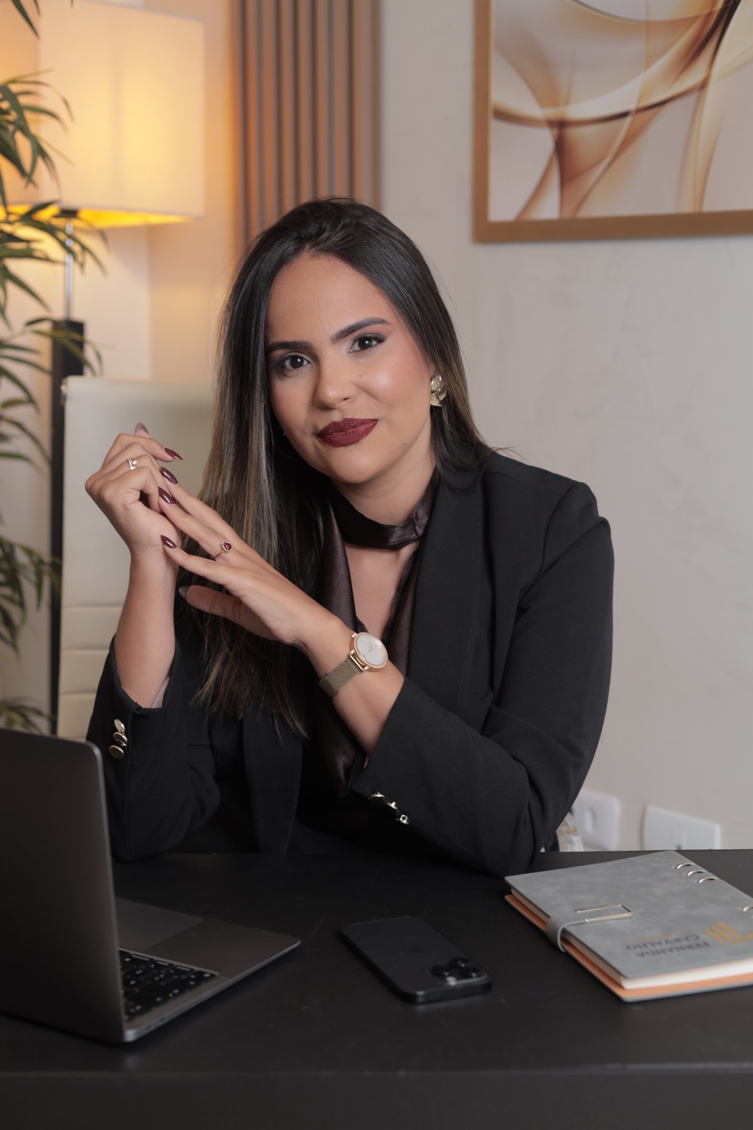 Fernanda Carvalho em seu escritório
